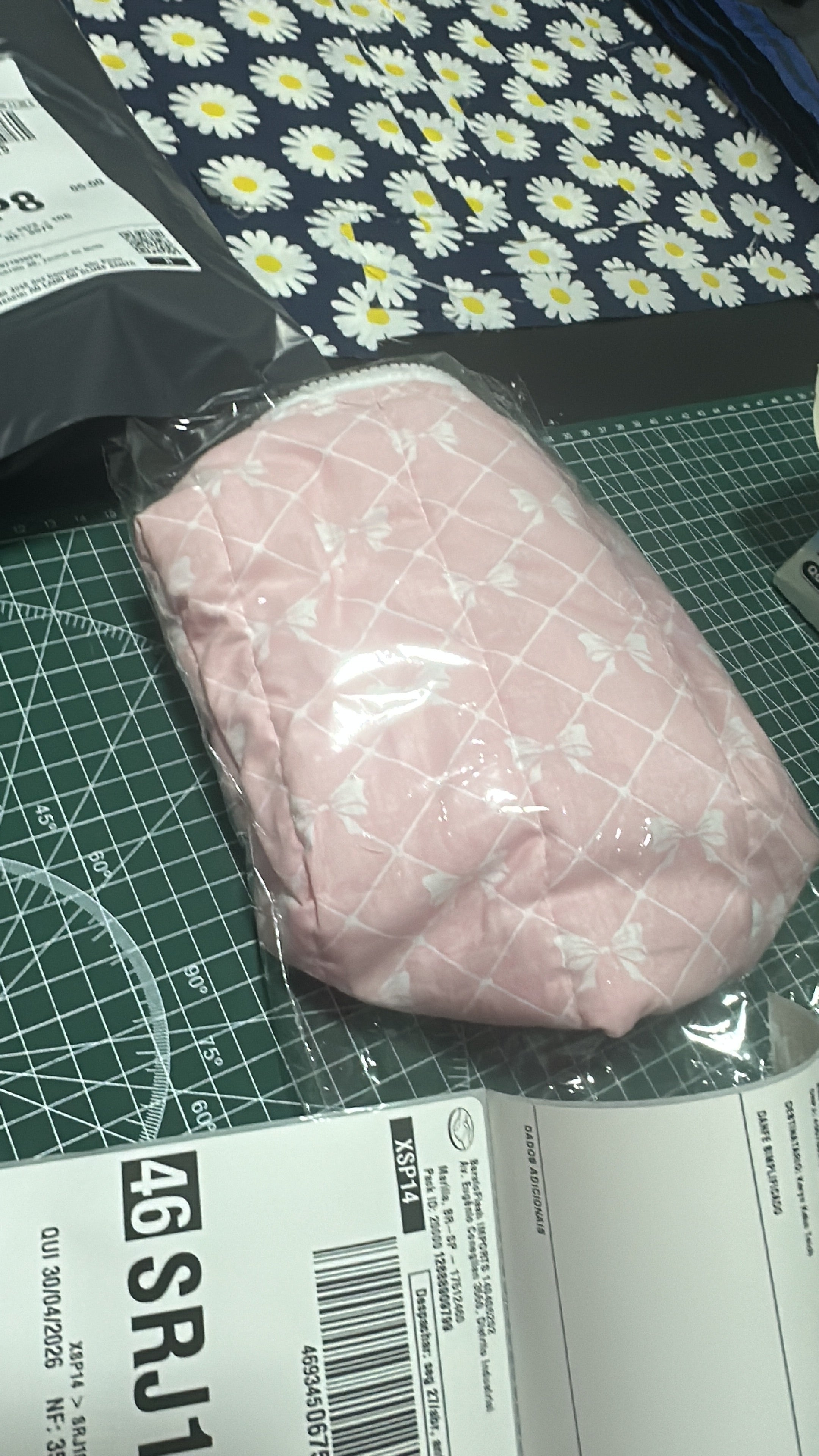 Necessaire Algodão Laços | Bolsa Organizadora Feminina para Maquiagem e Viagem